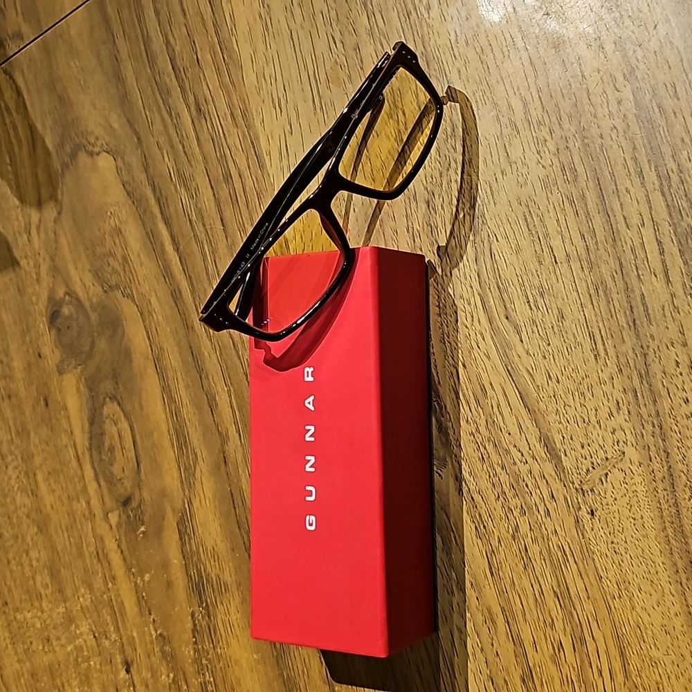 Riot glasses GUNNAR onyx / amber focus lens